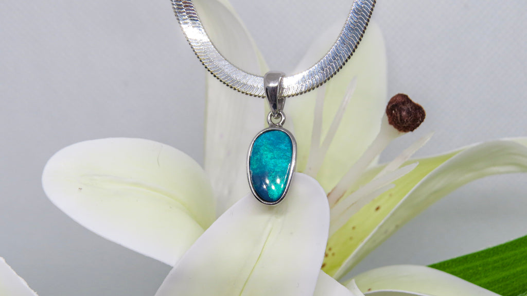 Lume Verde Necklace